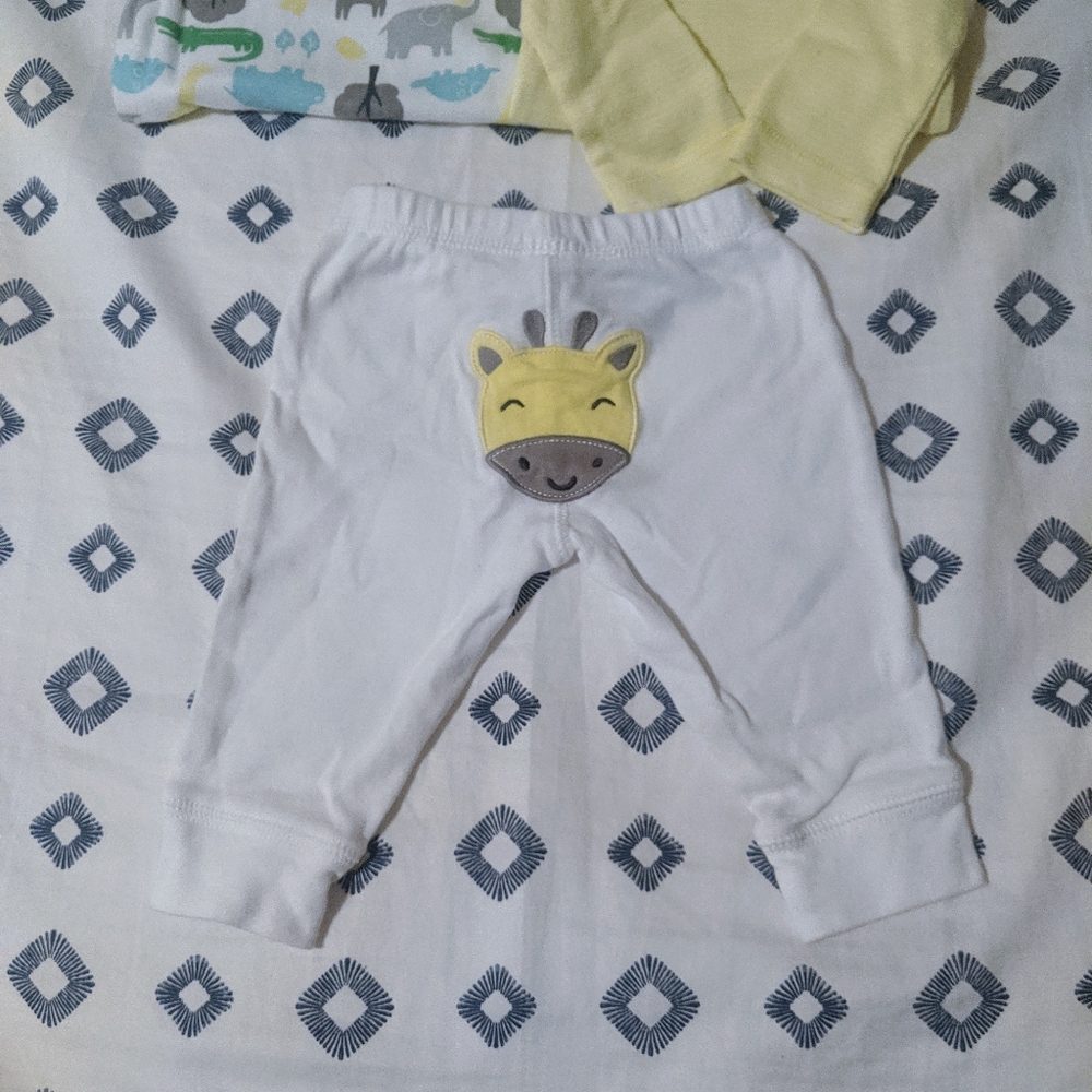Baby clothes. - Picture 2 of 4